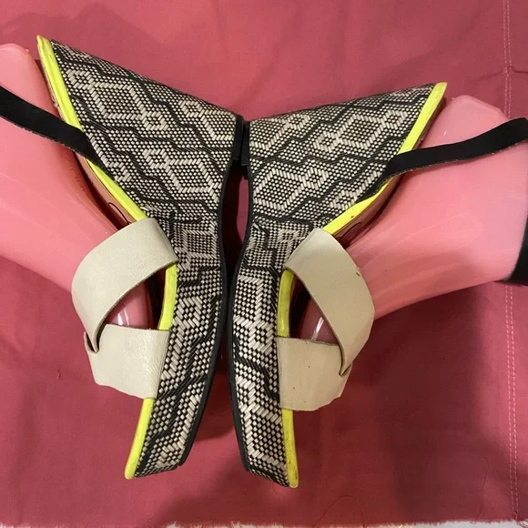 Sam & Libby color block wedge shoe with open toe with ankle strap size 9 - Picture 2 of 15